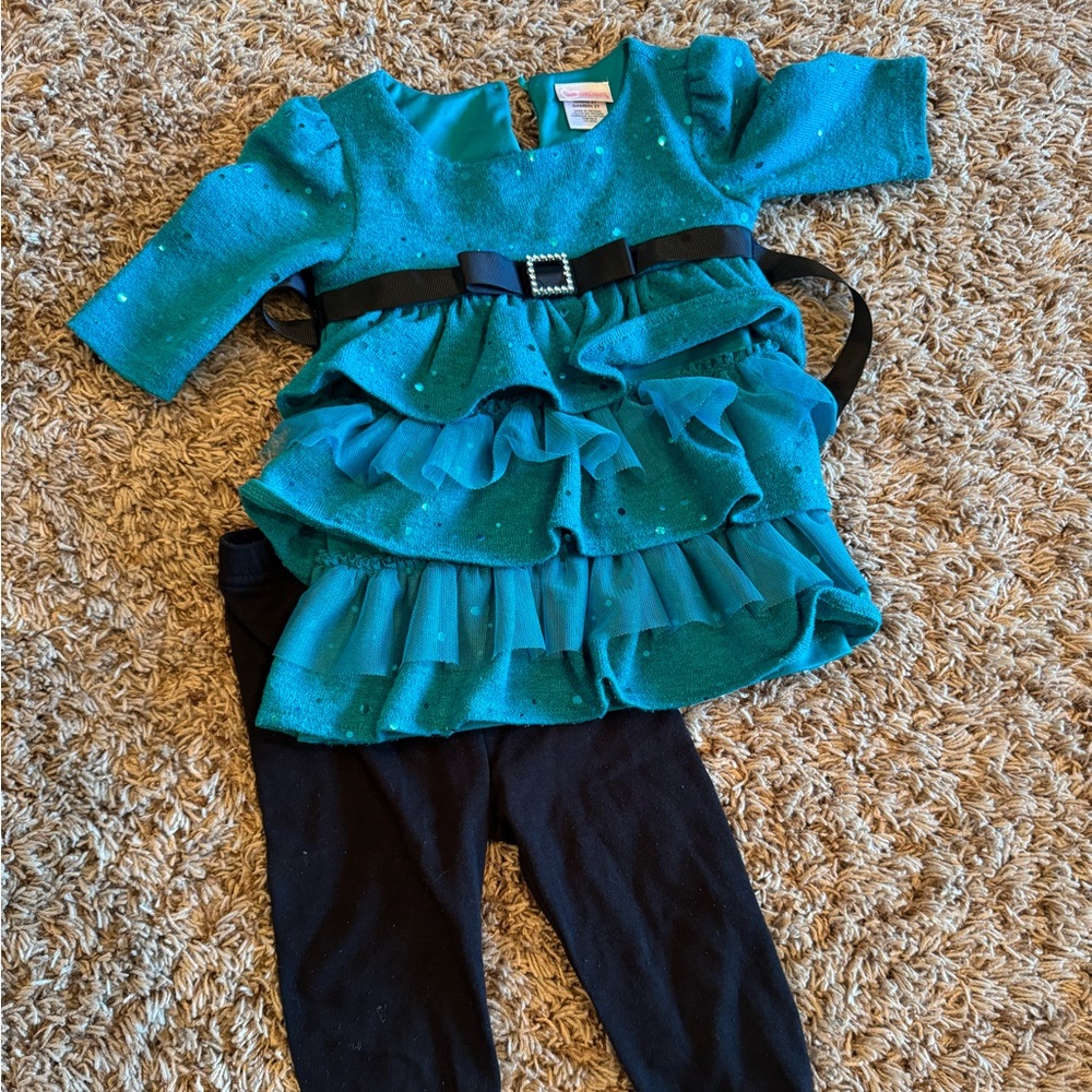 Girl’s Christmas outfit size 2T